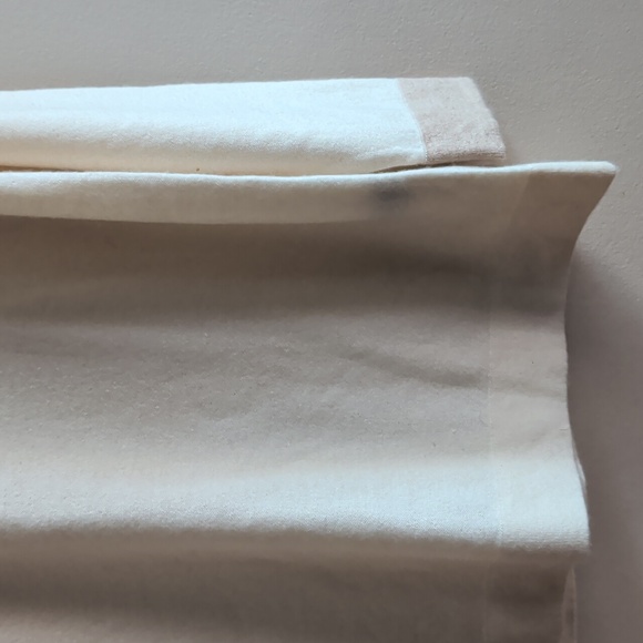 Gobi 100% Mongolian Cashmere Cream and White Colourblock Turtleneck Sweater - Picture 6 of 15